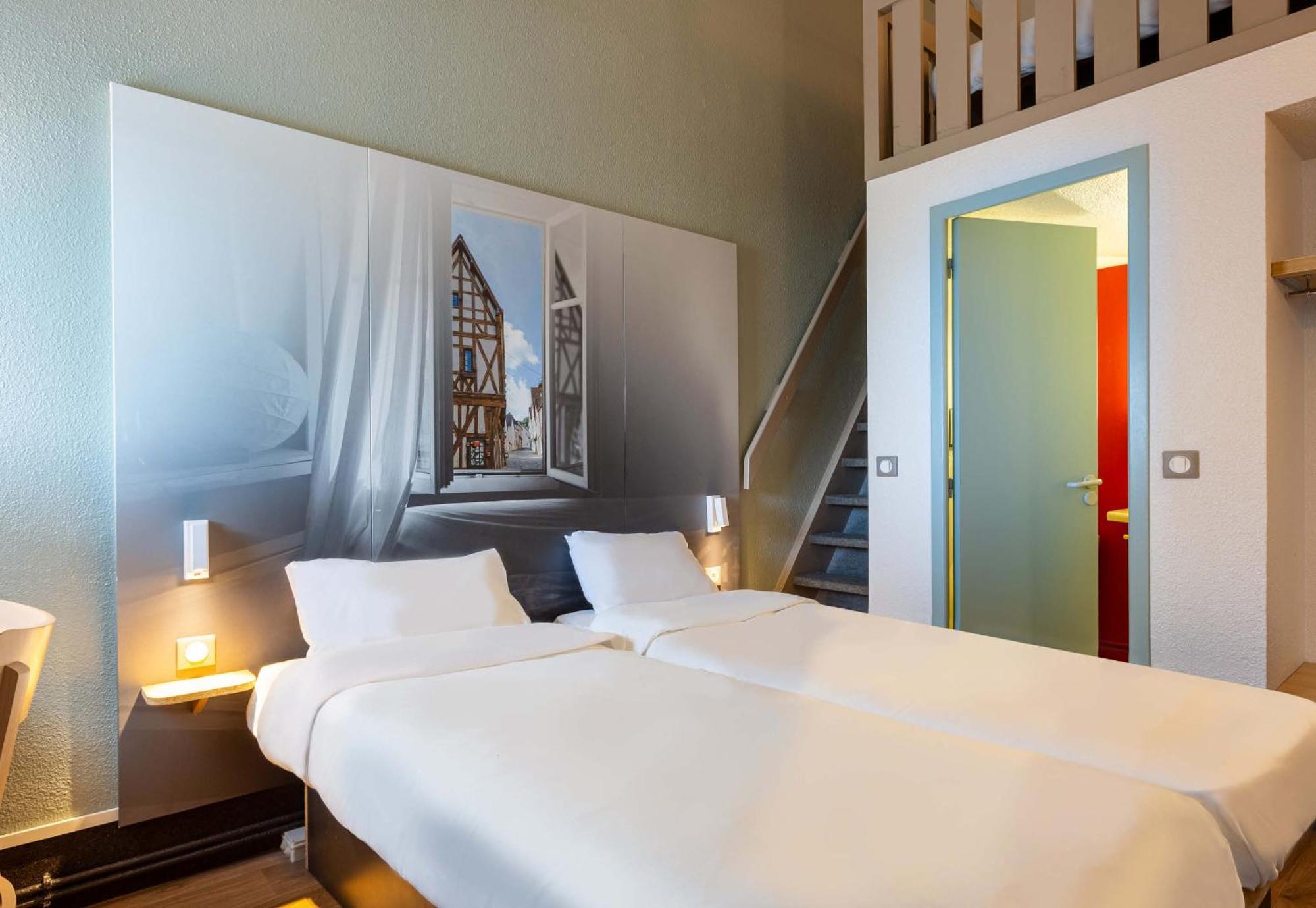 B&B Hotel Chartres Le Forum Le Coudray Екстериор снимка