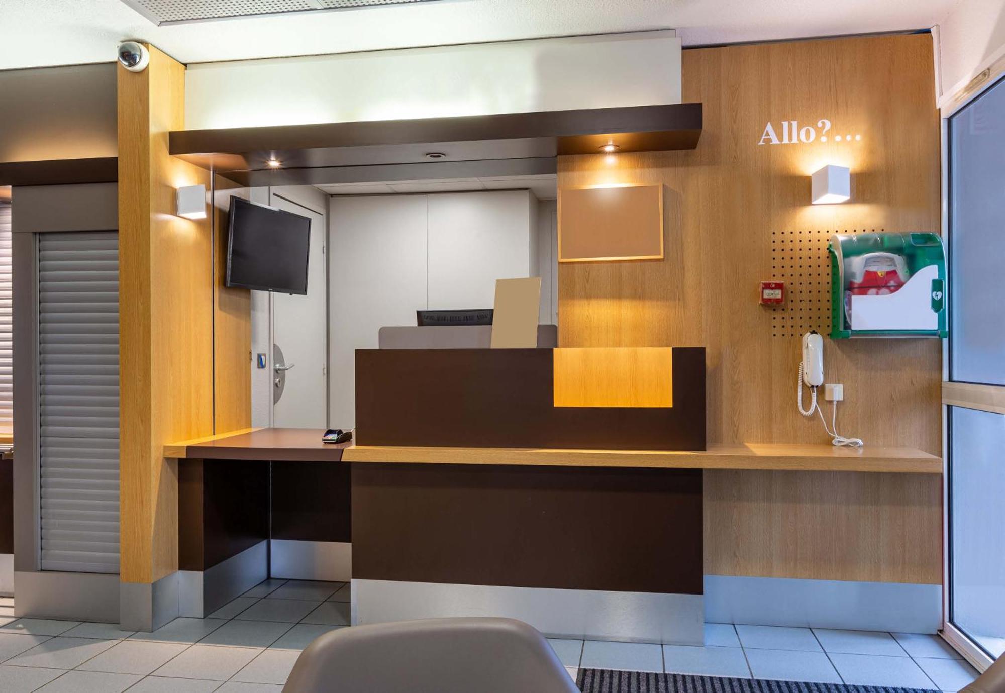 B&B Hotel Chartres Le Forum Le Coudray Екстериор снимка